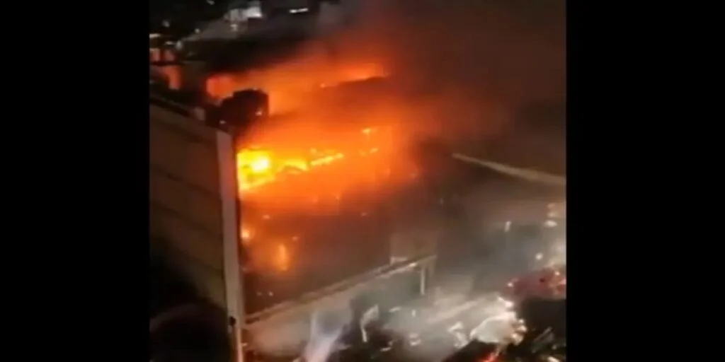 Massive fire in shopping mall, at least 60 people claimed dead, video will send shivers down your spine